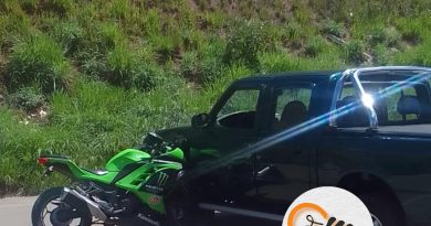 ACIDENTE ENVOLVENDO MOTO E CAMINHONETE NA RODOVIA SÃO LOURENÇO X CARMO DE MINAS