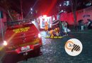 BOMBEIROS ATENDEM COLISÃO ENTRE MOTOCICLETA E AUTOMÓVEL EM FRENTE AO COLÉGIO COC