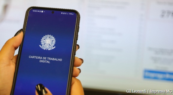 POSTOS DO SINE DISPONIBILIZAM MAIS DE 15 MIL VAGAS DE EMPREGO EM MINAS GERAIS