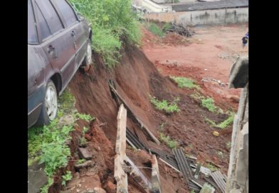 BOMBEIROS ATENDEM QUEDA DE MURO DE ARRIMO EM CARMO DE MINAS