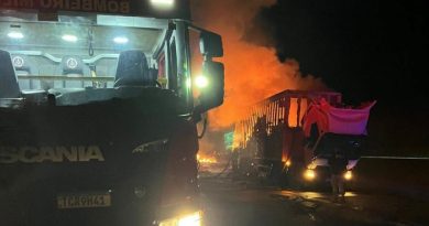 CORPO DE BOMBEIROS COMBATEM INCÊNDIO EM CAMINHÃO NA BR-381 – POUSO ALEGRE