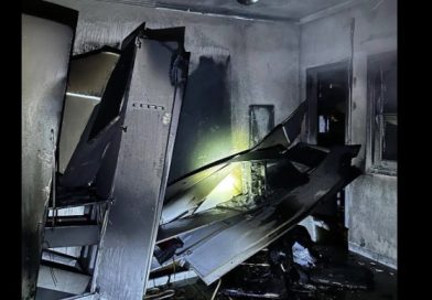 BOMBEIROS COMBATEM INCÊNDIO EM RESIDÊNCIA EM SÃO LOURENÇO