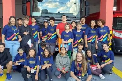 CRIANÇAS E ADOLESCENTES DO SESC VISITAM QUARTEL DO CORPO DE BOMBEIROS EM SÃO LOURENÇO CRIANÇAS E ADOLESCENTES DO SESC VISITAM QUARTEL DO CORPO DE BOMBEIROS EM SÃO LOURENÇO